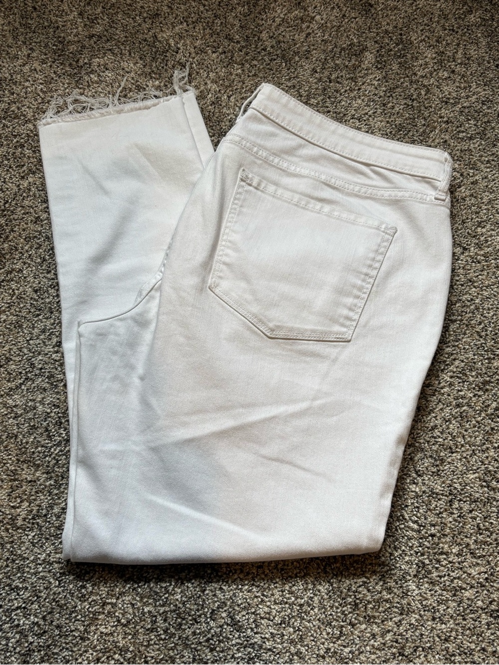 a.n.a Women's White mid-rise skinny Denim Jeans